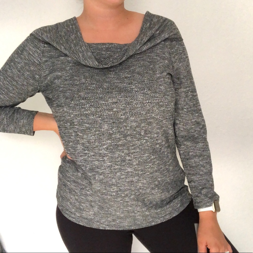 Cowl Kneck Knit Grey Sweater NWT Size large
